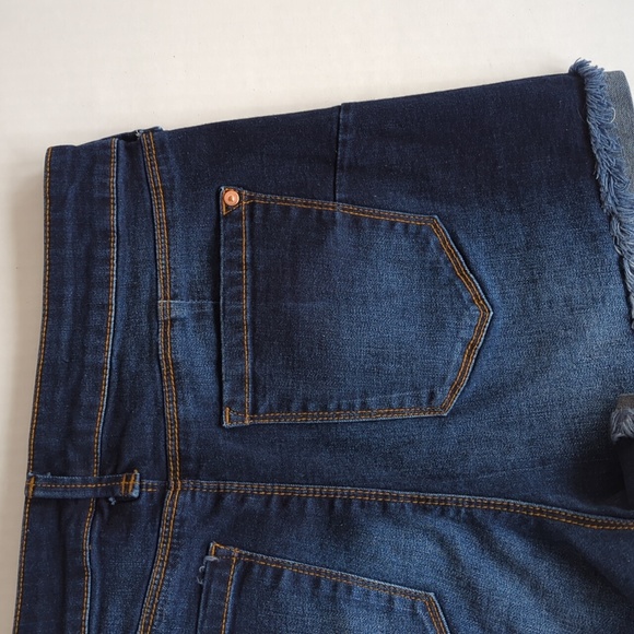 Nobo No Boundaries High Rise Distressed Frayed Cuff Jean Shortie Shorts 13 Blue - Picture 9 of 14